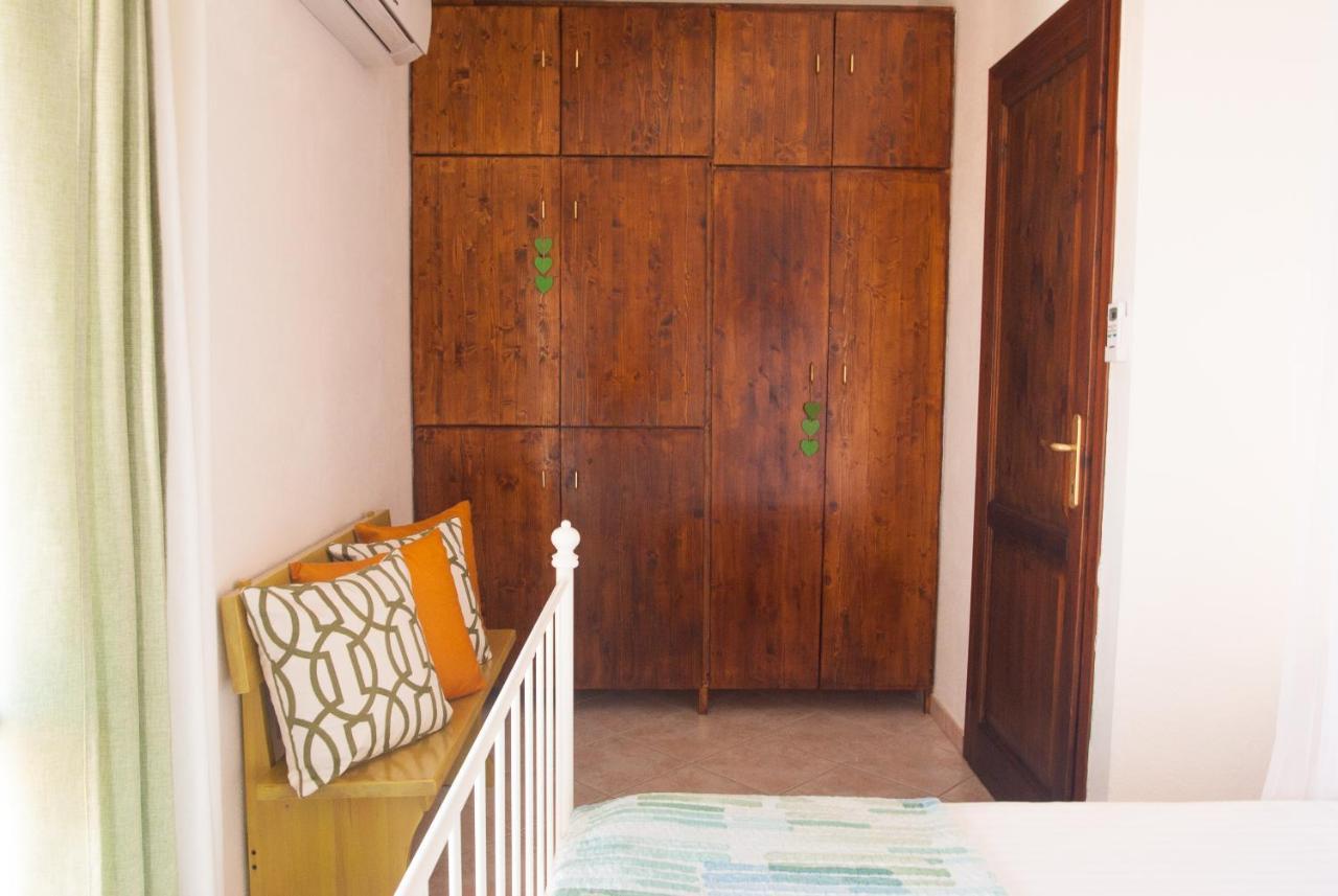 Casa Danilo Lägenhet San Teodoro  Exteriör bild